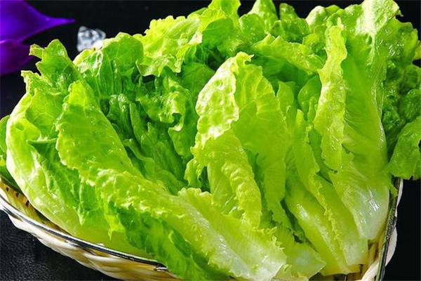 生菜洗的時(shí)候?yàn)槭裁磿?huì)滑 生菜洗的時(shí)候很多泡沫能吃嗎 生菜洗的時(shí)候?yàn)槭裁磿?huì)滑 生菜洗的時(shí)候很多泡沫能吃嗎