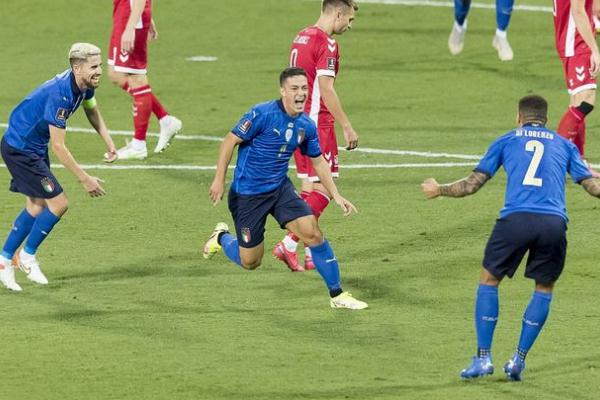 足球比賽的越位是什么意思 足球比賽的德比是什么意思 足球比賽的越位是什么意思 足球比賽的德比是什么意思