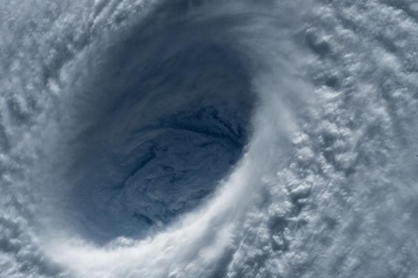 臺風(fēng)是什么季節(jié)出現(xiàn) 臺風(fēng)來臨前防范措施包括 臺風(fēng)是什么季節(jié)出現(xiàn) 臺風(fēng)來臨前防范措施包括