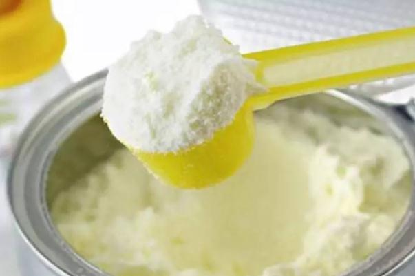 奶粉有腥味是怎么回事 奶粉有黑色顆粒是怎么回事 奶粉有腥味是怎么回事 奶粉有黑色顆粒是怎么回事