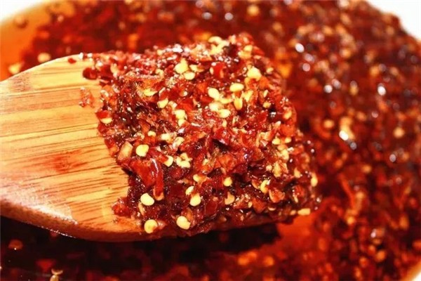 油辣子有點發(fā)霉了還能吃嗎 油辣子怎么保存 油辣子有點發(fā)霉了還能吃嗎 油辣子怎么保存