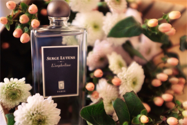 孤兒怨香水男生能用嗎 孤兒怨香水適合什么樣的女生 孤兒怨香水男生能用嗎 孤兒怨香水適合什么樣的女生