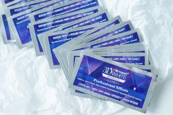 佳潔士美白牙貼有用嗎 佳潔士美白牙貼的禁忌 佳潔士美白牙貼有用嗎 佳潔士美白牙貼的禁忌