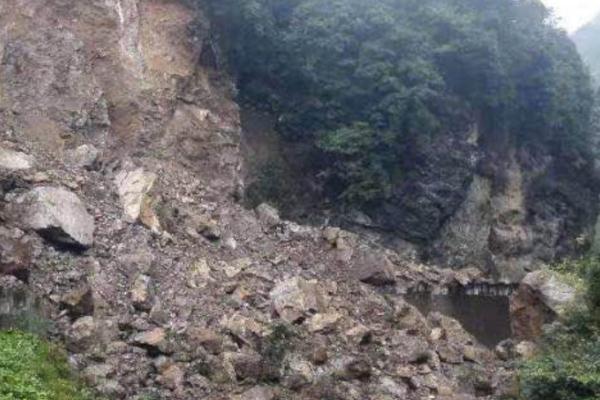 山體滑坡的防護(hù)措施 山體滑坡的信號(hào)有哪些 山體滑坡的防護(hù)措施 山體滑坡的信號(hào)有哪些