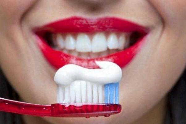 牙黃會(huì)口臭嗎 牙黃可以洗白嗎 牙黃會(huì)口臭嗎 牙黃可以洗白嗎