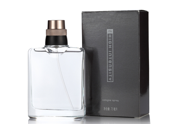 古龍水噴衣服上還是身上 古龍水的正確使用方法 古龍水噴衣服上還是身上 古龍水的正確使用方法