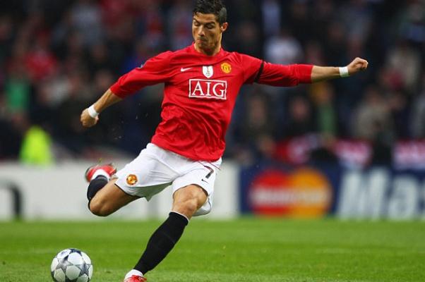 踢足球要求身高嗎 足球運(yùn)動(dòng)員的黃金年齡段 踢足球要求身高嗎 足球運(yùn)動(dòng)員的黃金年齡段