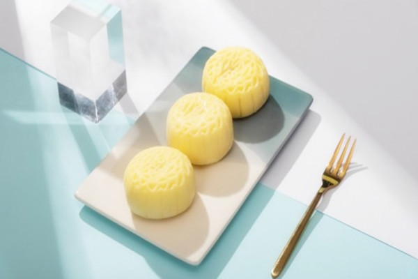 冰皮月餅會(huì)化嗎 冰皮月餅?zāi)芊哦嗑? alt=