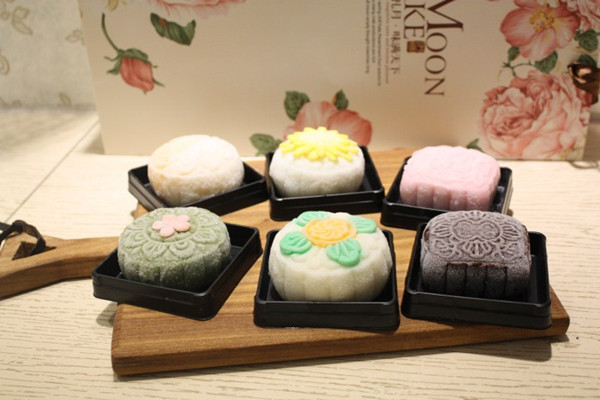 冰皮月餅會(huì)化嗎 冰皮月餅?zāi)芊哦嗑? alt=