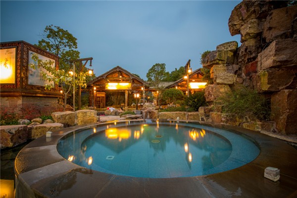 泡溫泉需要準備哪些東西 泡溫泉的好處和壞處 泡溫泉需要準備哪些東西 泡溫泉的好處和壞處