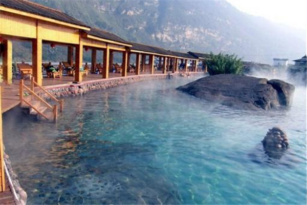 泡溫泉對(duì)慢性蕁麻疹有好處嗎 泡溫泉對(duì)皮膚病有好處嗎 泡溫泉對(duì)慢性蕁麻疹有好處嗎 泡溫泉對(duì)皮膚病有好處嗎