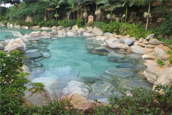 泡溫泉需要準備哪些東西 泡溫泉的好處和壞處 泡溫泉需要準備哪些東西 泡溫泉的好處和壞處