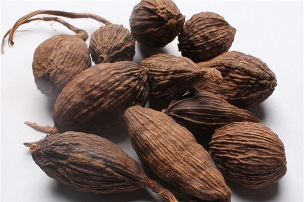 草果要不要去籽 草果去籽和不去籽的區(qū)別 草果要不要去籽 草果去籽和不去籽的區(qū)別