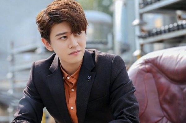 西裝可以手洗嗎 西裝可以用洗衣機洗嗎 西裝可以手洗嗎 西裝可以用洗衣機洗嗎