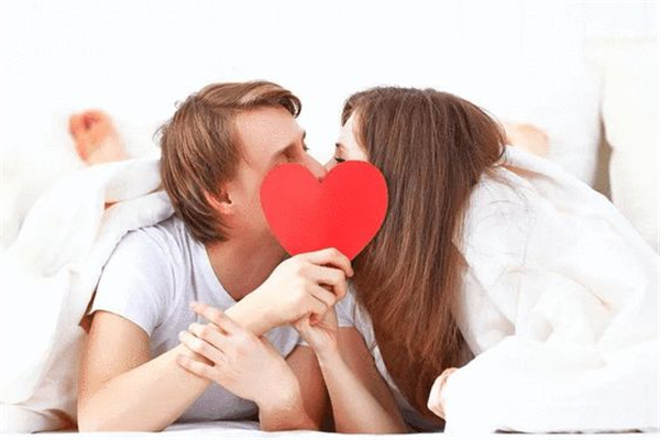 性生活多久一次屬正常 性生活過(guò)于頻繁的危害 性生活多久一次屬正常 性生活過(guò)于頻繁的危害