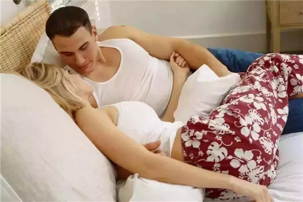 性生活多久一次屬正常 性生活過(guò)于頻繁的危害 性生活多久一次屬正常 性生活過(guò)于頻繁的危害