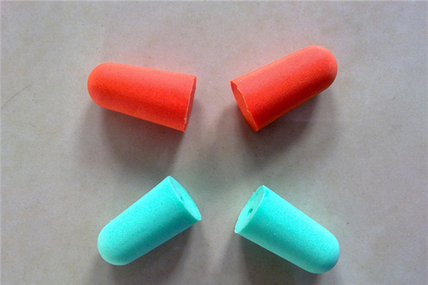 耳塞待久了耳朵很癢怎么辦 耳塞戴久了會(huì)影響聽(tīng)力嗎 耳塞待久了耳朵很癢怎么辦 耳塞戴久了會(huì)影響聽(tīng)力嗎