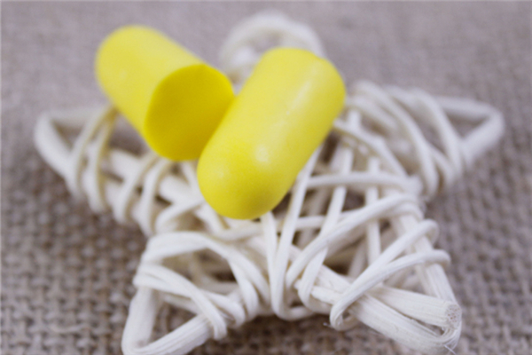 耳塞會把耳屎推進(jìn)去嗎 耳塞會不會拿不出來 耳塞會把耳屎推進(jìn)去嗎 耳塞會不會拿不出來