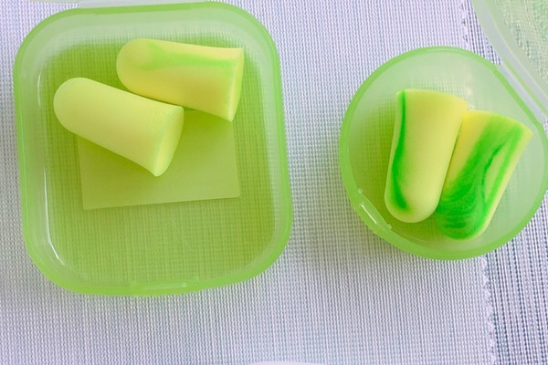 耳塞戴不進(jìn)去怎么辦 耳塞正確佩戴方法 耳塞戴不進(jìn)去怎么辦 耳塞正確佩戴方法