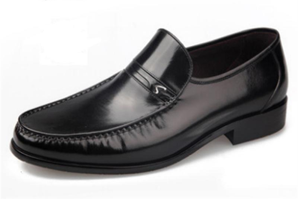 皮鞋破皮了怎么修補(bǔ) 皮鞋破皮修復(fù)小妙招 皮鞋破皮了怎么修補(bǔ) 皮鞋破皮修復(fù)小妙招