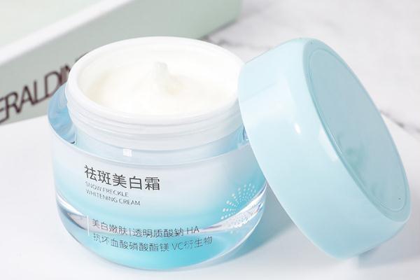 祛斑霜要洗面奶洗臉嗎 祛斑霜要不要洗掉 祛斑霜要洗面奶洗臉嗎 祛斑霜要不要洗掉