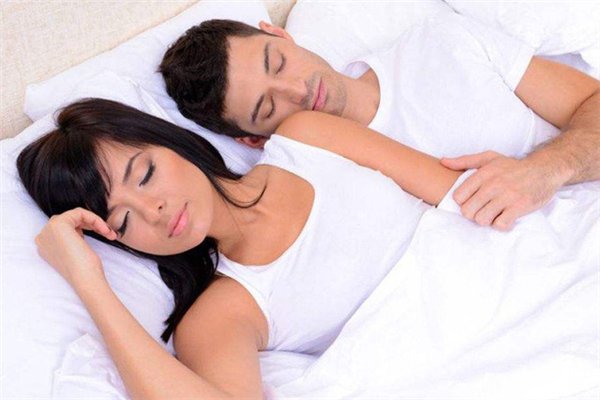 安全期同房出血是怎么回事 安全期同房避孕套破了會(huì)不會(huì)懷孕 安全期同房出血是怎么回事 安全期同房避孕套破了會(huì)不會(huì)懷孕