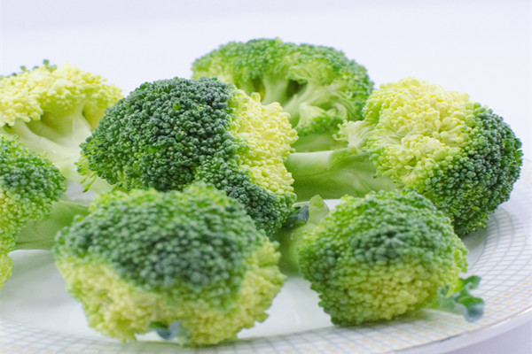 西蘭花會(huì)回奶嗎 西蘭花會(huì)脹氣嗎 西蘭花會(huì)回奶嗎 西蘭花會(huì)脹氣嗎