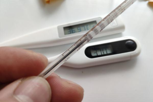 水銀體溫計可以口含嗎 水銀體溫計的原理 水銀體溫計可以口含嗎 水銀體溫計的原理