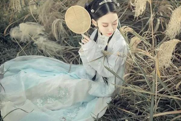 漢服可以機洗嗎 為什么漢服不能用洗衣機洗 漢服可以機洗嗎 為什么漢服不能用洗衣機洗