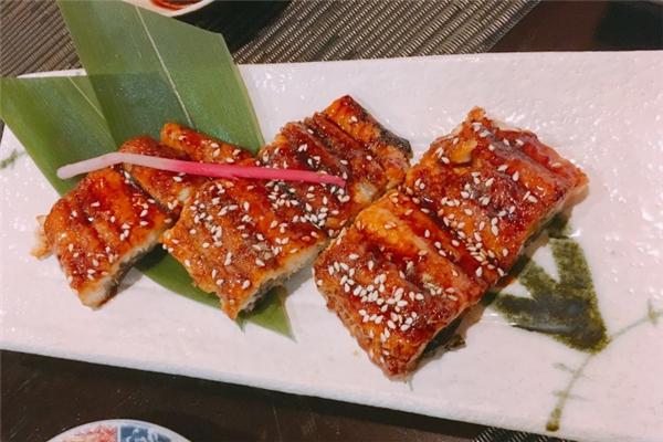 鰻魚(yú)是熱性還是涼性 鰻魚(yú)是魚(yú)類嗎 鰻魚(yú)是熱性還是涼性 鰻魚(yú)是魚(yú)類嗎