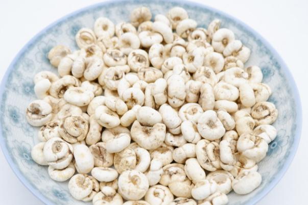 川貝泡水喝的功效 川貝泡水喝可以止咳嗎 川貝泡水喝的功效 川貝泡水喝可以止咳嗎