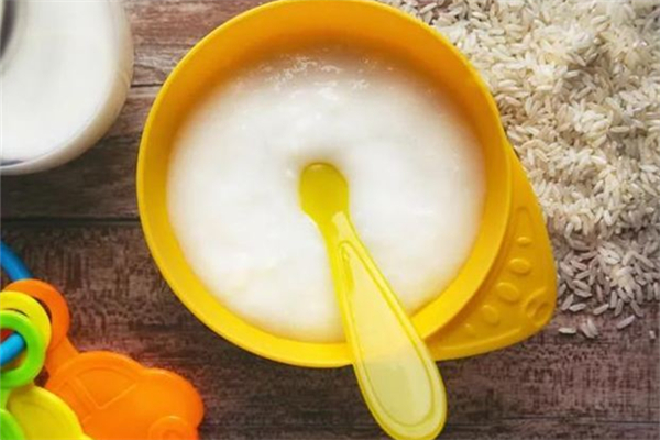 嬰兒米粉應(yīng)該怎么沖 嬰兒米粉的營(yíng)養(yǎng)價(jià)值功效和作用 嬰兒米粉應(yīng)該怎么沖 嬰兒米粉的營(yíng)養(yǎng)價(jià)值功效和作用