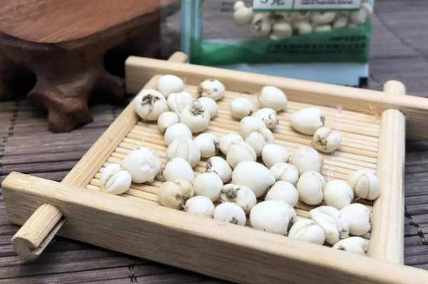 川貝泡水喝的功效 川貝泡水喝可以止咳嗎 川貝泡水喝的功效 川貝泡水喝可以止咳嗎