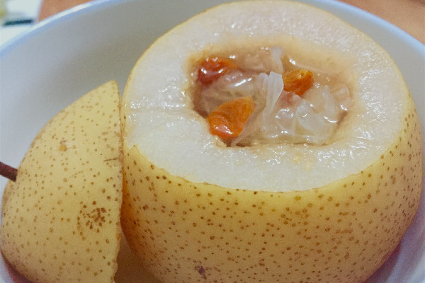 冰糖雪梨放川貝什么功效 冰糖雪梨放川貝多少克 冰糖雪梨放川貝什么功效 冰糖雪梨放川貝多少克