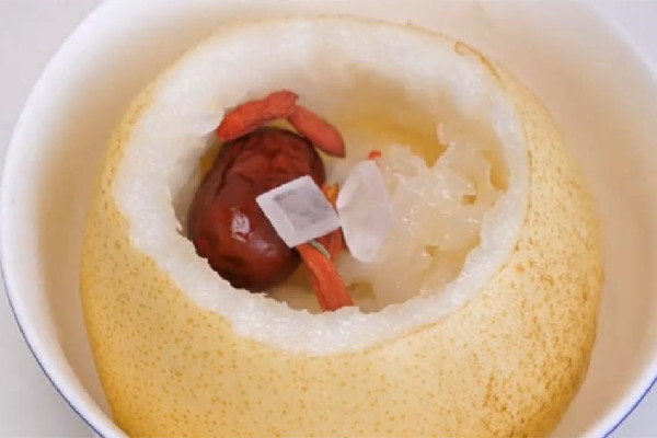 冰糖雪梨適合寒咳還是熱咳 冰糖雪梨適合什么季節(jié) 冰糖雪梨適合寒咳還是熱咳 冰糖雪梨適合什么季節(jié)