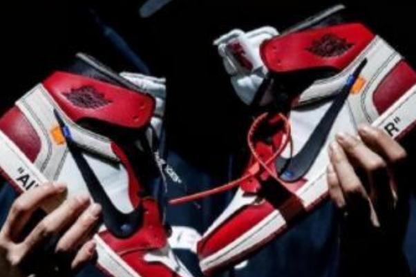 球鞋的價格一般在多少錢 球鞋的價格怎么炒上去