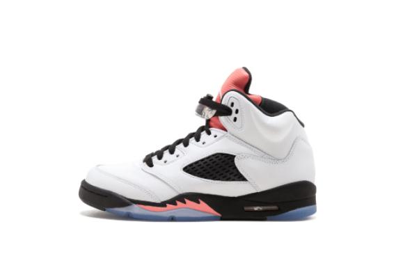 aj的鞋碼偏大還是偏小 aj的鞋底是硬的還是軟的 aj的鞋碼偏大還是偏小 aj的鞋底是硬的還是軟的