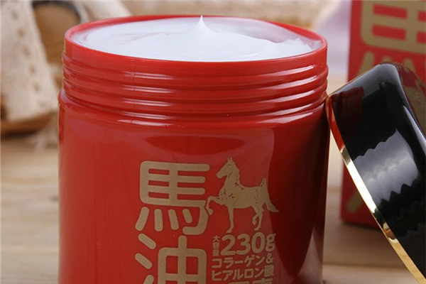 馬油會不會很油膩 馬油適合油性皮膚嗎 馬油會不會很油膩 馬油適合油性皮膚嗎