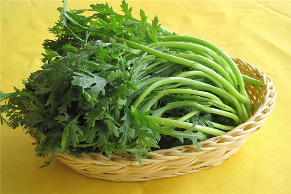 茼蒿有草酸嗎 茼蒿不焯水能吃嗎 茼蒿有草酸嗎 茼蒿不焯水能吃嗎