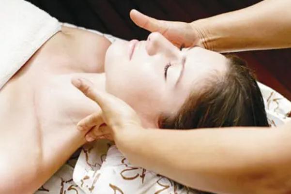 精油開背可以天天做嗎 感冒可以精油開背嗎 精油開背可以天天做嗎 感冒可以精油開背嗎