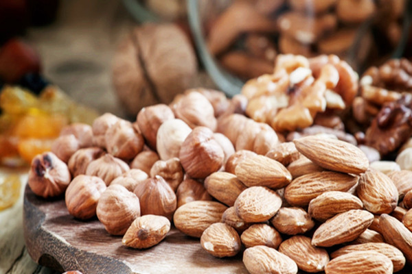 杏仁吃了會(huì)流產(chǎn)嗎 杏仁吃了會(huì)過敏嗎