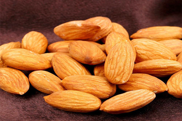 杏仁吃了會(huì)流產(chǎn)嗎 杏仁吃了會(huì)過敏嗎