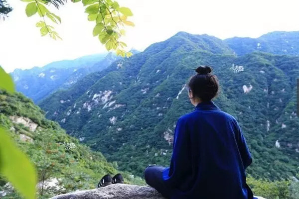 打坐多長時(shí)間合適 打坐的最佳時(shí)間是幾點(diǎn) 打坐多長時(shí)間合適 打坐的最佳時(shí)間是幾點(diǎn)