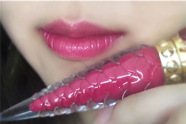 蘿卜丁口紅和唇釉哪個好 蘿卜丁唇釉怎么樣 蘿卜丁口紅和唇釉哪個好 蘿卜丁唇釉怎么樣