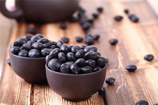 黑豆泡醋有什么功效和作用 黑豆泡醋的正確做法 黑豆泡醋有什么功效和作用 黑豆泡醋的正確做法
