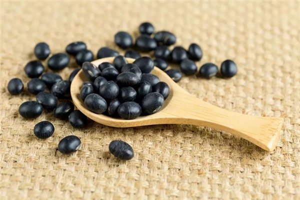 黑豆適合減肥吃嗎 黑豆什么時候吃最好 黑豆適合減肥吃嗎 黑豆什么時候吃最好
