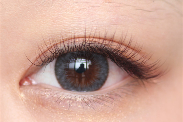 種睫毛和嫁接睫毛區(qū)別 種睫毛和涂睫毛膏哪個好 種睫毛和嫁接睫毛區(qū)別 種睫毛和涂睫毛膏哪個好