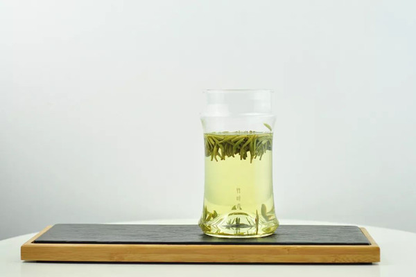 竹葉青適合什么人群喝 竹葉青適合什么季節(jié)喝 竹葉青適合什么人群喝 竹葉青適合什么季節(jié)喝