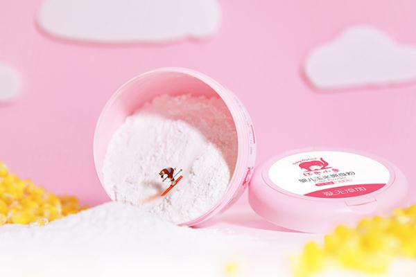 爽身粉是什么材料做的 爽身粉是夏天用還是冬天用 爽身粉是什么材料做的 爽身粉是夏天用還是冬天用