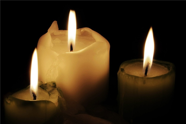 蠟燭是什么材料做的 蠟燭是什么時(shí)候發(fā)明的 蠟燭是什么材料做的 蠟燭是什么時(shí)候發(fā)明的